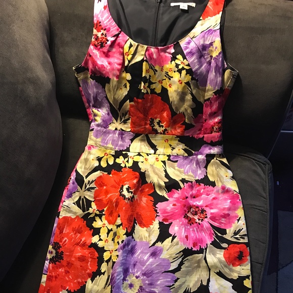 Banana Republic Dresses & Skirts - Banana Republic floral dress size 2